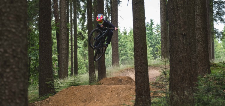 Sowohl der Bikepark als auch der Singletrack freuen sich auf eine gute Fahrt!