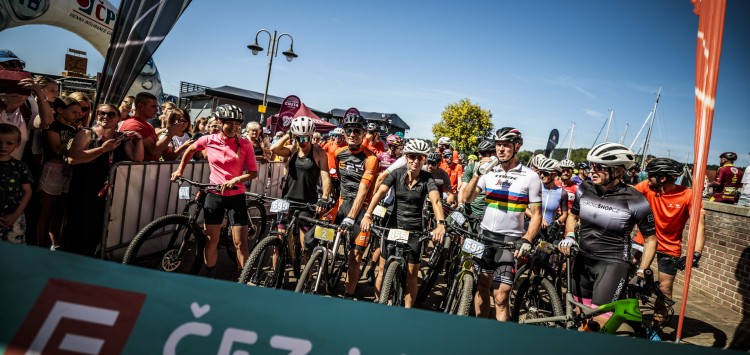 Nehmen Sie an einem Radrennen im Rahmen des ČEZ Lipno Sport Festivals teil!