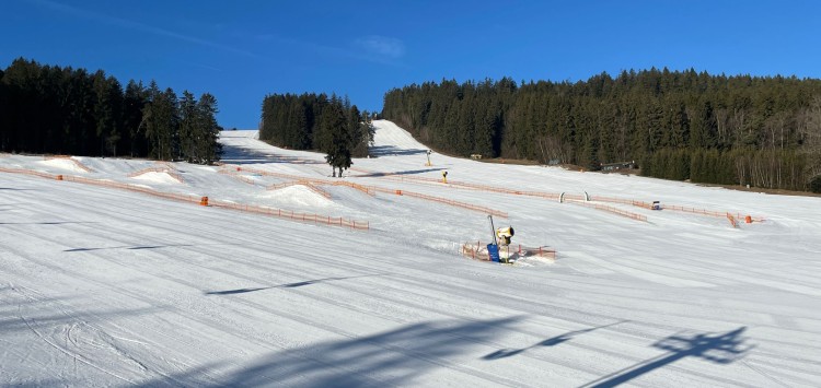 Lyžujte s námi i v březnu za hubičku! Skipasy od 420 Kč!