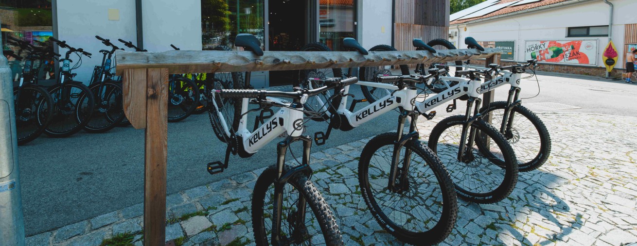 Wir haben neue Bikes und Downhill-Roller für Sie!