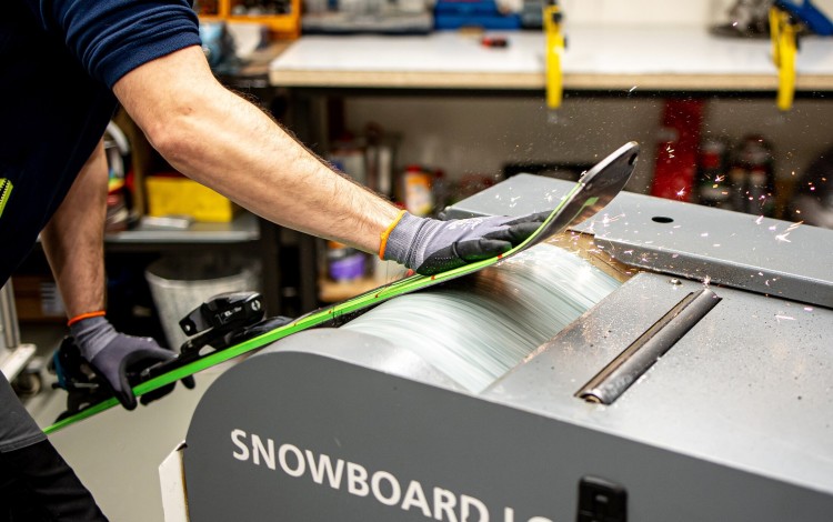 Ski und Snowboard Service